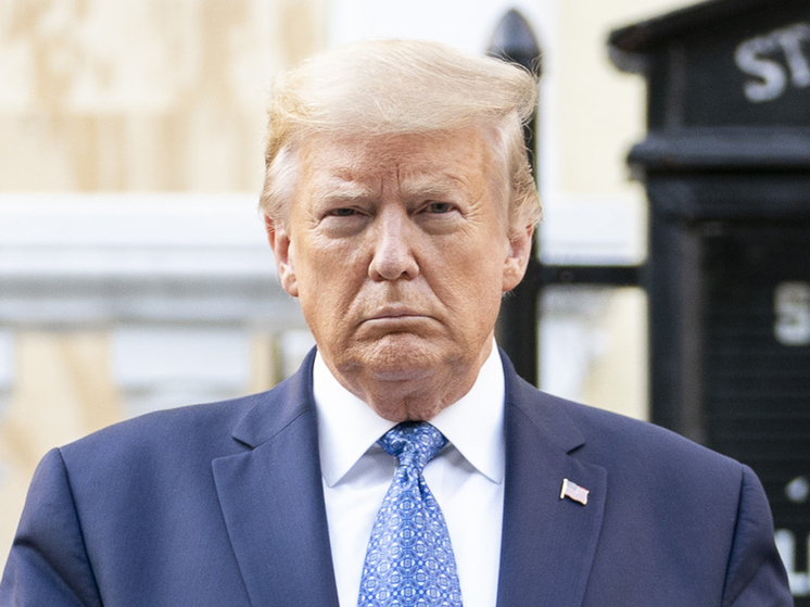 Критики Дональда Трампа высмеяли американского президента после того, как глава Белого дома публично потребовал убрать свой портрет со здания капитолия штата Колорадо, назвав его “действительно худшим”